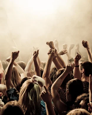 Live concert by Thomas Erak and The Ouroboros & Murals