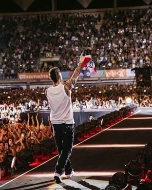 Live concert by Mariah The Scientist