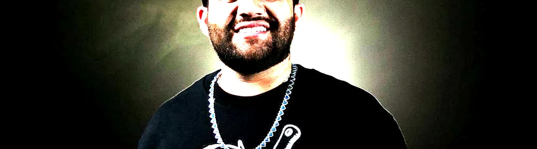 Luis R Conriquez
